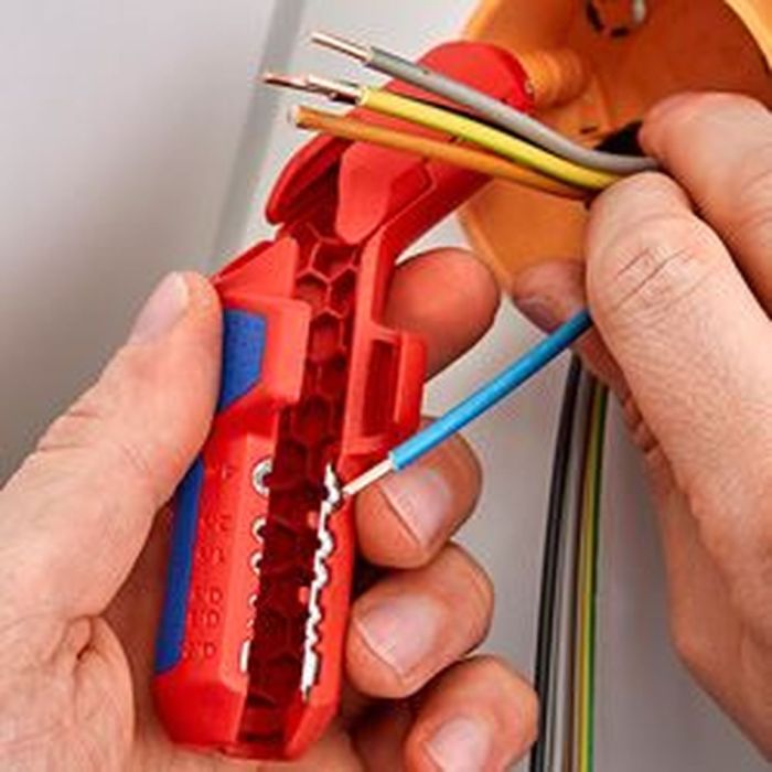 ErgoStrip Cтриппер универсальный для круглых проводов, 0.2-4 мм2, d8-13 мм, длина 135 мм, для левшей