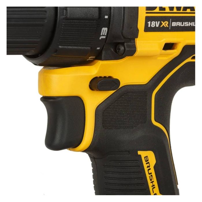 Аккумуляторная дрель-шуруповерт DeWalt DCD708D2T