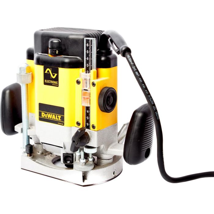 Фрезер DeWalt DW625E