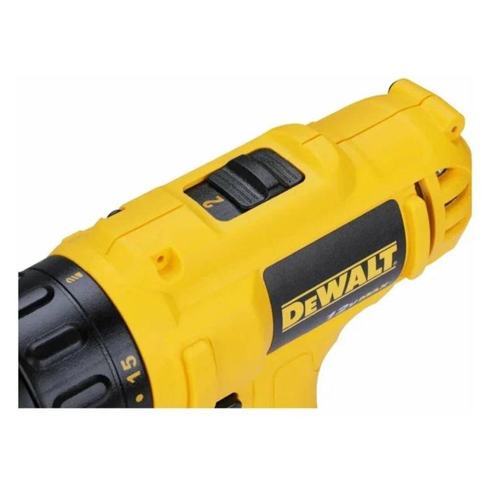 Аккумуляторная дрель-шуруповерт DeWalt DCD700D2