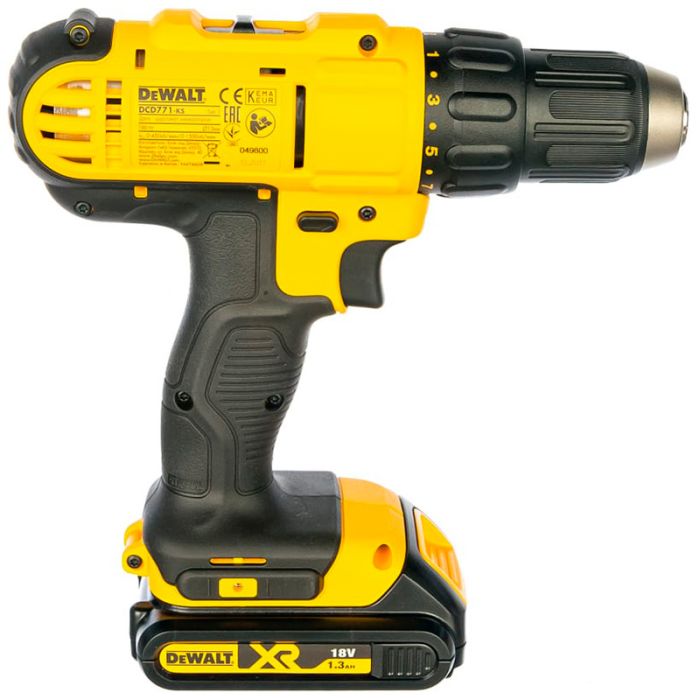Аккумуляторная дрель-шуруповерт DeWalt DCD771C2
