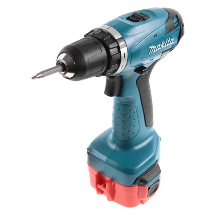 Аккумуляторная дрель-шуруповерт Makita 6271DWALE