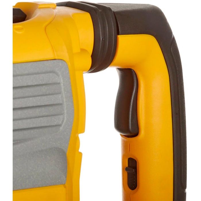 Перфоратор DeWalt D25733K-B5 (3pin)