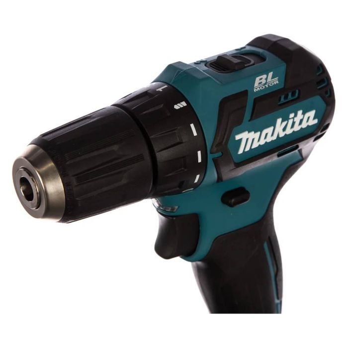 Аккумуляторная дрель-шуруповерт Makita DF332DWAE