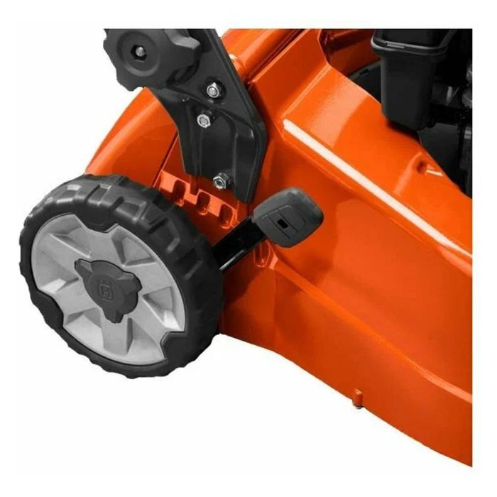Бензиновая газонокосилка Husqvarna LC 551SP Профи