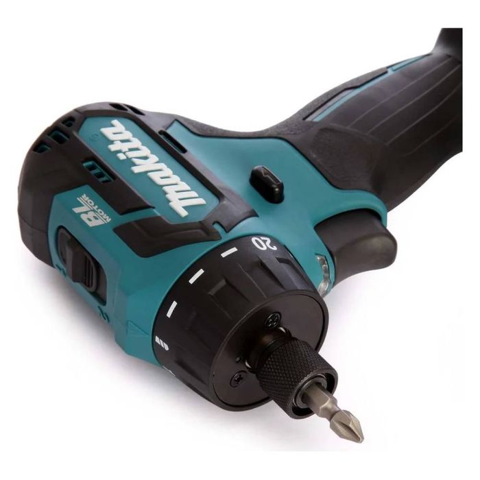 Аккумуляторная дрель-шуруповерт Makita DF032DWAE